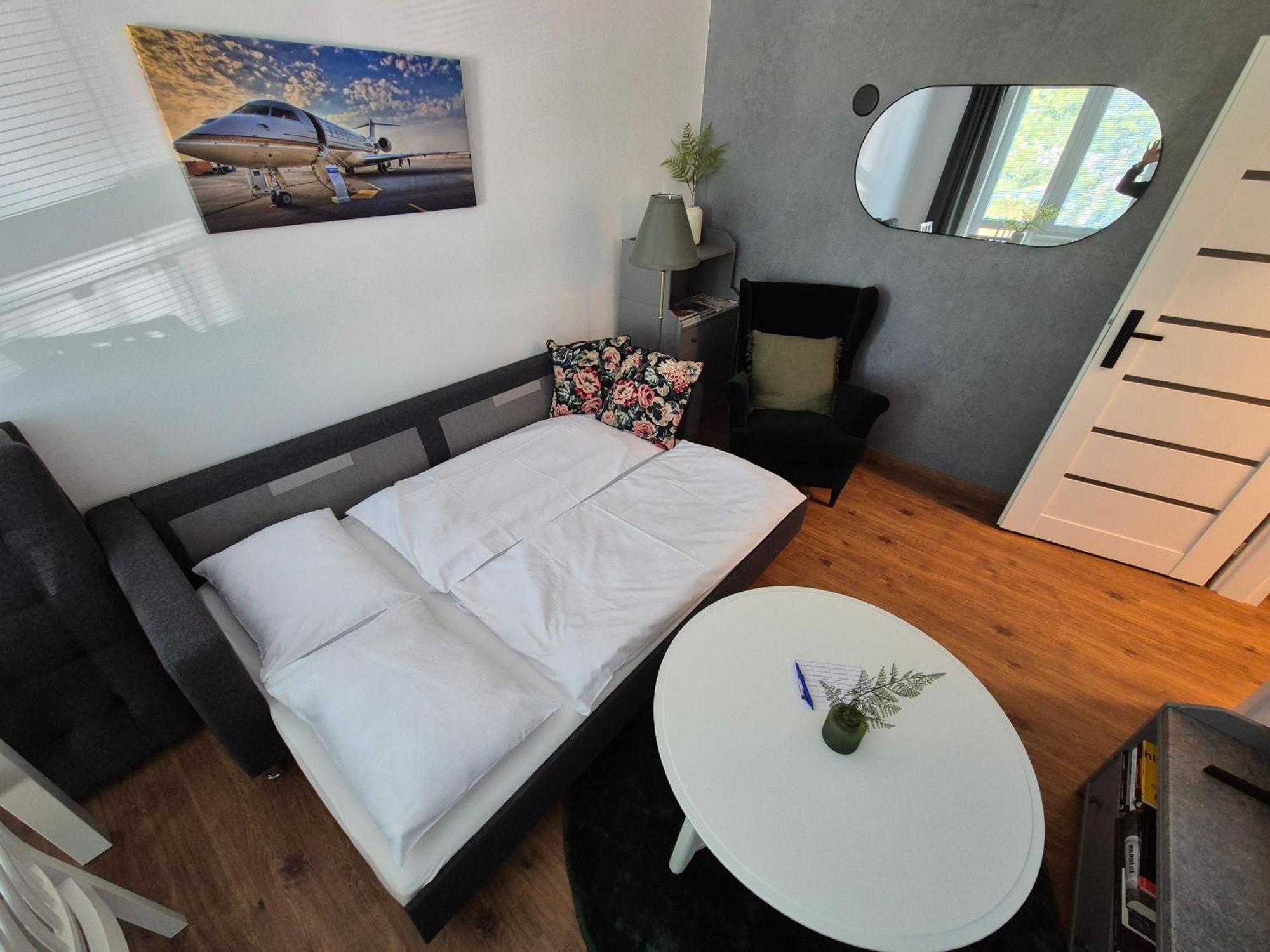 U Zamku - Self Check In - Airport Osr Mosnov Apartment Studenka